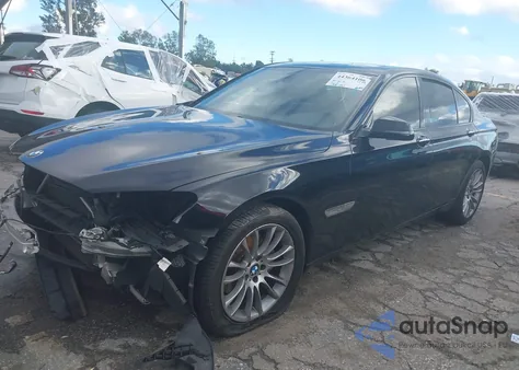 2013 BMW 740I z USA, uszkodzony, nr VIN WBAYA6C51DD143772